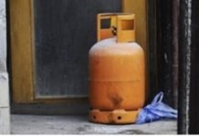 Zjarr në një banesë në lagjen “Haxhias”