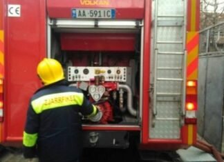 Zjarri në apartamentin në Tiranë, asfiksohet nga tymi një person, u transportua në spital për ndihmë mjekësore