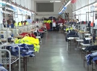 Punonjësit vendas të fasonit po zëvendësohen me të huaj