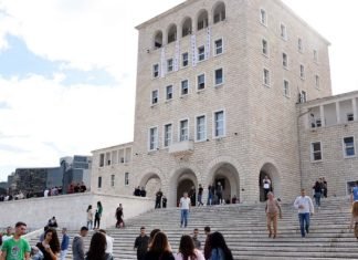 Universitetet në KRIZË, 10 mijë vende bosh/ Raporti i QSHA: Studentët me mesataren më të lartë zgjedhin privatet!