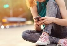 Elbasan/ Kanos dhe përndjek përmes celularit një vajzë, shpallet në kërkim i riu