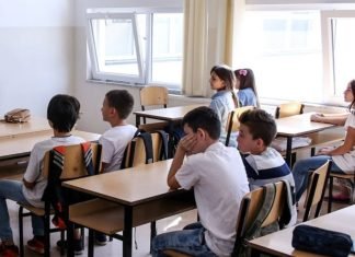 Emigracioni dhe rënia e lindjeve zbrazin klasat/ 10 mijë nxënës më pak në arsimin parauniversitar në 2024-2025