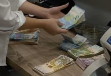 Çfarë po ndodh sot me monedhat e huaja? Ja me sa po blihen dhe shiten dollari dhe euro