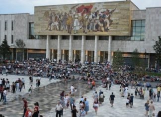 Alarmi i rënies së numrit të popullsisë në Shqipëri, OBK projekton 2.2 milionë banorë në 2050