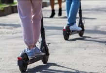 Greqia ndalon monopatinat elektrike për personat nën 18 vjeç, sigurim i detyrueshëm për ato me qira