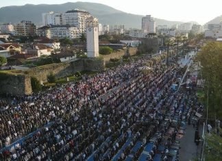 Sot Kurban Bajrami, mijëra besimtarë myslimanë falin namazin në bulevardin ‘Dëshmorët e Kombit’