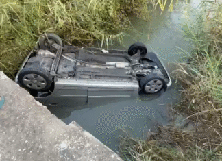 Aksident në aksin Vlorë-Selenicë! Njëri nga automjetet përfundon në kanal dhe plagoset një vajzë