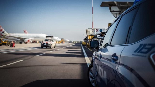 -640-0-1761378834x24102025-polaria-polizia-aeroporto-catullo-631