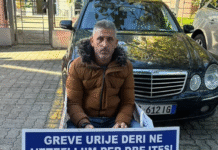 “Më vranë nënën dhe dajën, tani duan dhe shtëpinë”/ Rexhep Ademi nis grevën e urisë para SPAK: Unë do vdes këtu!