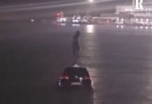 Ndodh në portin e Barit, makina e të riut shqiptar bie në det teksa ngjitej në traget, shpëtohet nga roja bregdetare (VIDEO)