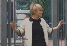 E qeshur dhe me “look” të ri, Monika Kryemadhi paraqitet në SPAK! Nuk kursen batutat