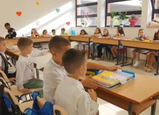 Nga shtatori 2026 ndryshojnë kurrikulat shkollore, në fokus kodimi dhe inteligjenca artificiale