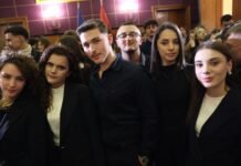 Tre nxënës nga Elbasani vlerësohen me “Medalje Ari”