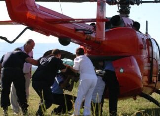 Masa e gurit gjigant zë poshtë drejtuesin e skrepit/ I plagosuri transportohet me helikopter drejt Tiranës