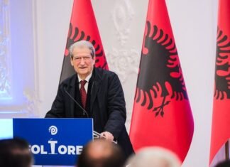 “T’i rikthehemi sheshit çdo natë dhe Edi Rama ikën si mi”, Berisha në foltore në Manëz: Protesta e 22 dhjetorit pati jehonë të jashtëzakonshme në botë