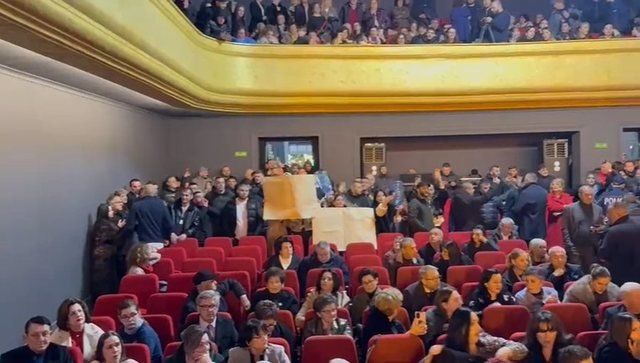 -640-0-foto-nga-protesta-ne-vlore-1766947456