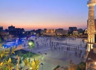 Festat ‘boshatisin’ Shqipërinë, nëntori shënon rekord daljesh jashtë vendit