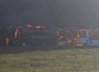 Marrin flakë disa autobusë në Durrës