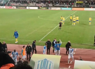 Pakënaqësi dhe tension në “Elbasan Arena”, Tirana lë fushën e lojës