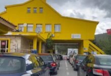 Emigrantët dynden në atdhe për festat e fundvitit/ Rritet fluksi në pikën kufitare të Kapshticës, po punohet me tre sportele në hyrje dhe dy në dalje