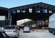 Kapshticë/ Bllokim i përkohshëm për mjetet e rënda në anën greke, shkak bëhet protesta e fermerëve