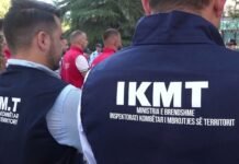 4 persona dhunojnë drejtorin e IMT, inspektorin dhe policin