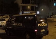 Plagoset me armë një person. Emri