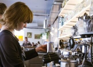 Nga kujtim në kontribut/ Si mund të ruhet lidhja emocionale me Shqipërinë te brezi i ri