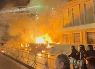 Protesta kombëtare e opozitës, Policia: Janë arrestuar 18 persona, u shpallën në kërkim 2 të tjerë dhe janë dëmtuar 11 punonjës