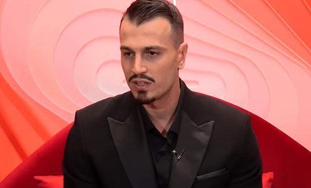 -640-0-42951616ee42f14205ecf7c9906a2752