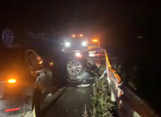 Aksident/ 24-vjeçari humb kontrollin e mjetit dhe përplas katër makina të parkuara