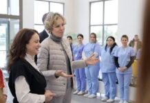 Punonjësit e shëndetësisë pa paga, reagon ashpër Shoqata e Infermierëve të Shqipërisë