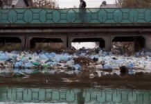 AFP: Lumenjtë e ‘pushtuar’ nga mbeturinat në Shqipëri shkaktojnë përmbytjet vdekjeprurëse