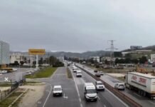 Drejtoria e Burgjeve publikon pamjet, ja momenti i transferimit të 142 të dënuarve në burgjet e Peqinit dhe Durrësit