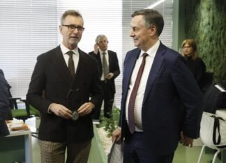 ‘Balluku, test kritik për Shqipërinë në luftën kundër korrupsionit’! Kreu i Komisionit të Jashtëm në PE: Berishën nuk do e takoj!