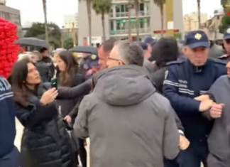 Banorët e Durrësit të zhgënjyer nga takimi 2 orësh me Ramën: Nuk na dha alternativë. Nuk tërhiqemi