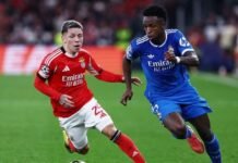 “NJË TURP PËR FUTBOLLIN”: Ndeshja e Ligës së Kampionëve u ndërpre për shkak të fyerjes së dyshuar raciste