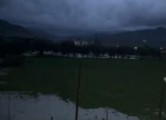 Përmbytjet në Bradashesh, Emergjencat Civile akuzojnë Sallillarin për bllokimin e kanaleve dhe daljen nga shtrati të përroit të Kushës