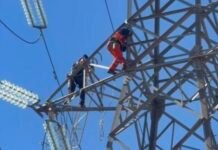 Elbasan/ Shtylla e tensionit rrezikonte të binte, nisin punimet për demontimin e saj! Disa fshatra do të mbeten përkohësisht pa energji elektrike