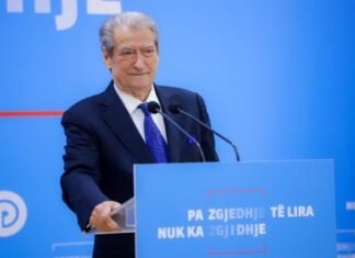 Berisha: Rama shpenzoi 30 mijë euro për të shkuar në Korçë me dy helikopterë, qytetarët ta gjuajnë me vezë e domate