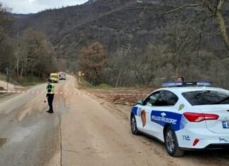Bllokohet plotësisht aksi rrugor Librazhd-Pogradec, policia njoftim zyrtar: Lejohen vetëm mjetet e emergjencës