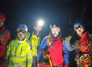 Operacion shpëtimi mbi 6 orë në Kanionin e Osumit, shpëtohet personi i bllokuar nga Grupi i Kërkim-Shpëtimit Malor