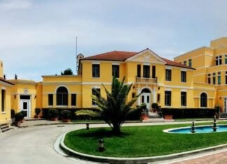 Ambasada Amerikane paralajmëron qytetarët për protestën e 10 Shkurtit në Tiranë