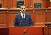 “Ilir Meta po vuan burg politik”/ Blushi: Presidenti u rrëmbye nga policia e Prodës me urdhër të Ramës dhe Agasit