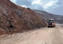 Rrëshqitja e dherave bllokon aksin Qukës–Qafë Plloçë, apelohet shmangia e qarkullimit