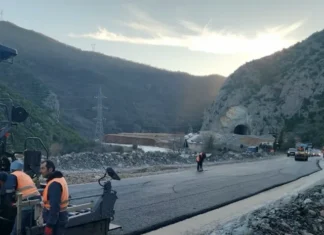 Punime në rrugë, qarkullim me një sens i makinave në Elbasan-Qafë Thanë deri në 20 shkurt