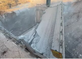 Rrëshqitja masive e tokës në Librazhd, nis demontimi i urës së Dragostunjës