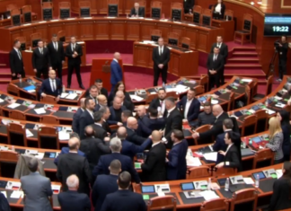 Përplasje në Kuvend/ Balla -Vokshit: Për ty Albana kam numrin 0900. Bardhi: Burrë legen, këtë thuaja gruas tënde