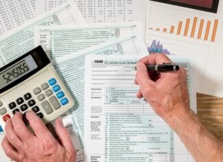 Administrata pushon, gjoba punon/ Bizneset marrin kamatë për deklarim të vonuar ditën e pushimit