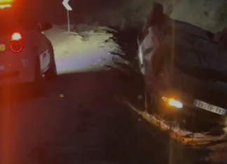 Aksident rrugor te Shkalla e Tujanit, makina përfundon në kanal ndërsa plagoset një person